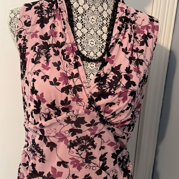 ⬇️Price Drop⬇️ Cleo blouse pink V neck size L - Picture 2 of 9